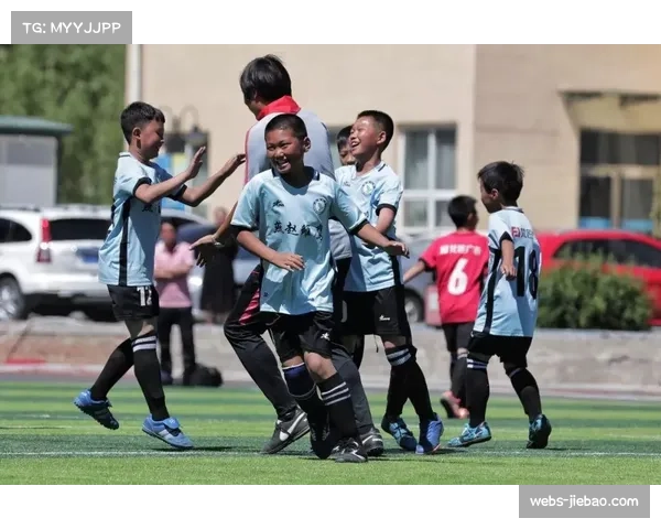 西甲基金会项目走进加那利群岛,为偏远地区儿童提供足球训练